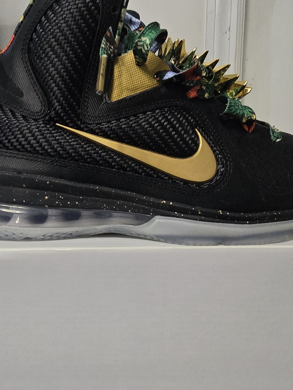 Nike Men's Black/Gold Performance Basketball Shoes